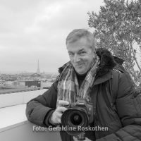 Peter Roskothen in Paris beim schönsten Hobby Fotografie.