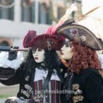 Zwei Piratinnen besetzen Burano