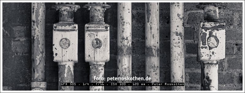 Fotografiert mit GFX 50S im Format 65:24, in Schwarzweiß gewandelt und bearbeitet mit Luminar - Duotone Tönung