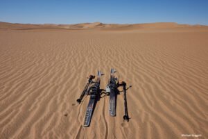 Mit Ski durch die Wüste - Fotografischer Reisebericht